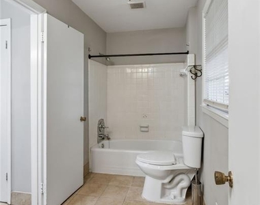 4411 Langdon Drive - Photo Thumbnail 12