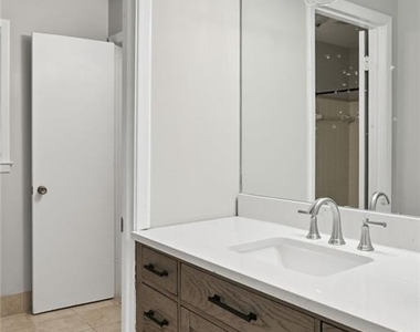 4411 Langdon Drive - Photo Thumbnail 10