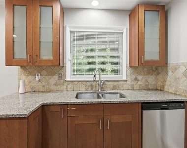 4411 Langdon Drive - Photo Thumbnail 5