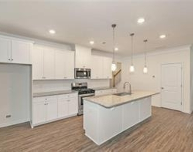 124 Bryon Lane - Photo Thumbnail 3