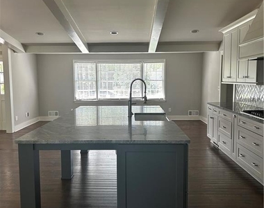 265 Pebble Trail - Photo Thumbnail 5