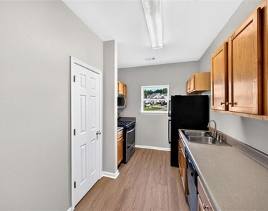 4852 Tangerine Circle - Photo Thumbnail 10