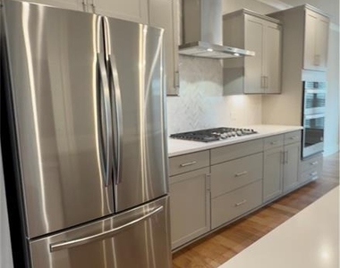 1037 Burnside Place Nw - Photo Thumbnail 3