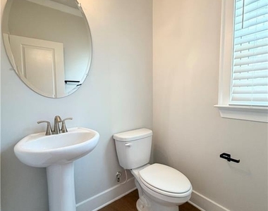 1037 Burnside Place Nw - Photo Thumbnail 31