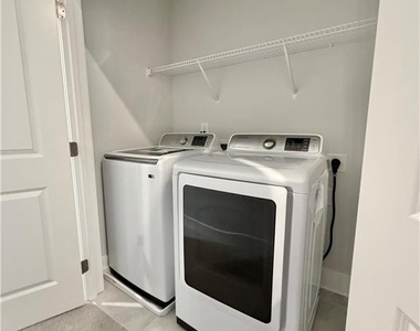 1037 Burnside Place Nw - Photo Thumbnail 24