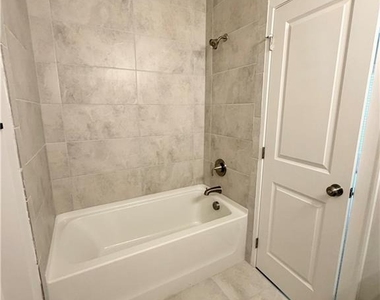 1037 Burnside Place Nw - Photo Thumbnail 36