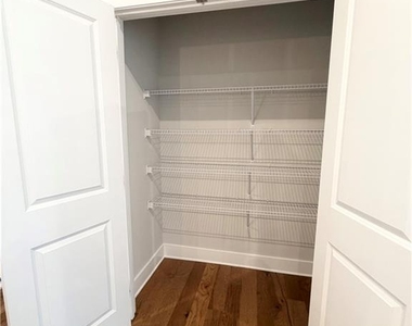 1037 Burnside Place Nw - Photo Thumbnail 7