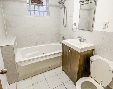 2152 W Division Street - Photo Thumbnail 8