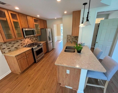 13580 Weycroft Circle - Photo Thumbnail 4