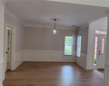 325 North Court - Photo Thumbnail 1