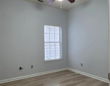 1415 Raven Rock Trail - Photo Thumbnail 16