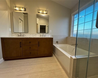 1425 Overland Crossing - Photo Thumbnail 16