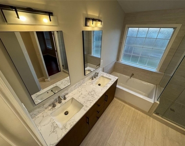 1425 Overland Crossing - Photo Thumbnail 12