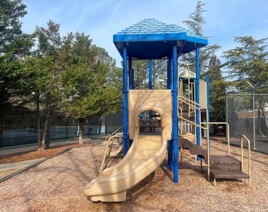 1425 Overland Crossing - Photo Thumbnail 34