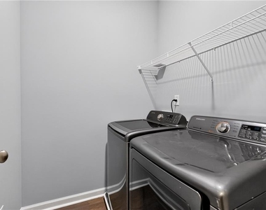 920 Westmoreland Circle Nw - Photo Thumbnail 20