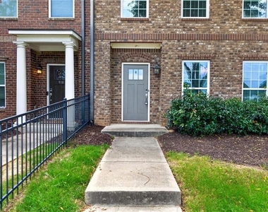 920 Westmoreland Circle Nw - Photo Thumbnail 5