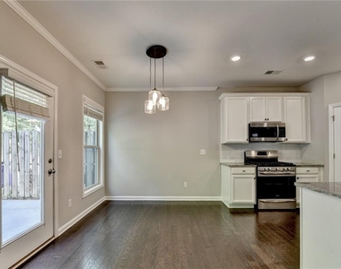 7245 Heritage Oak Court - Photo Thumbnail 17