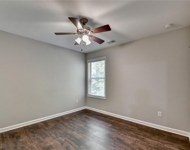 7245 Heritage Oak Court - Photo Thumbnail 45