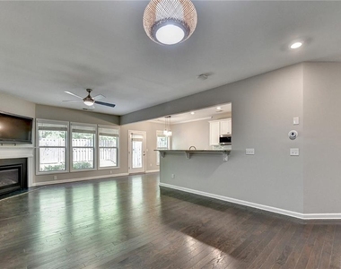 7245 Heritage Oak Court - Photo Thumbnail 7