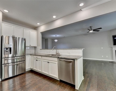 7245 Heritage Oak Court - Photo Thumbnail 21