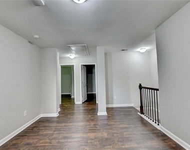 7245 Heritage Oak Court - Photo Thumbnail 30
