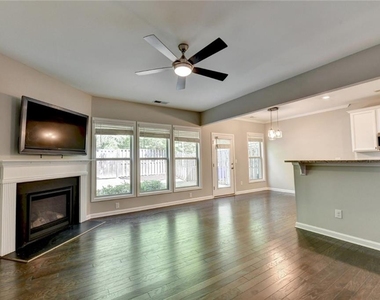 7245 Heritage Oak Court - Photo Thumbnail 8