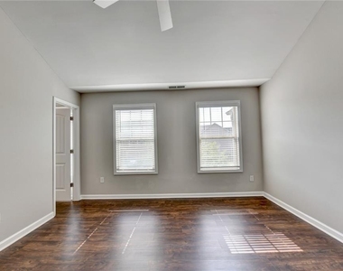 7245 Heritage Oak Court - Photo Thumbnail 32
