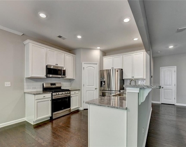 7245 Heritage Oak Court - Photo Thumbnail 18