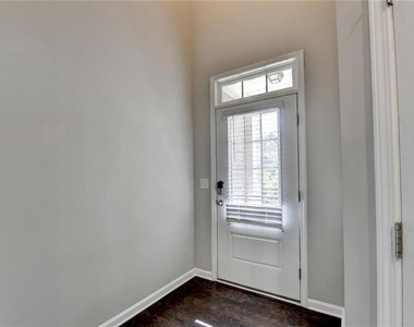 7245 Heritage Oak Court - Photo Thumbnail 3