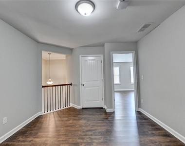 7245 Heritage Oak Court - Photo Thumbnail 28