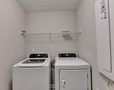 7245 Heritage Oak Court - Photo Thumbnail 53