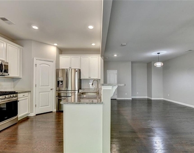 7245 Heritage Oak Court - Photo Thumbnail 26
