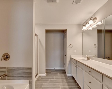 7245 Heritage Oak Court - Photo Thumbnail 39