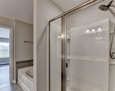 7245 Heritage Oak Court - Photo Thumbnail 42