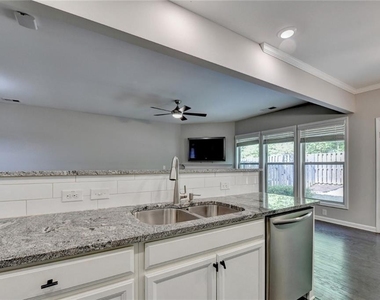 7245 Heritage Oak Court - Photo Thumbnail 24