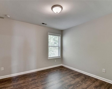 7245 Heritage Oak Court - Photo Thumbnail 49