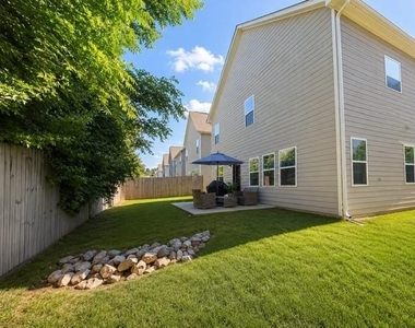 2308 Hastings Manor Lane - Photo Thumbnail 20
