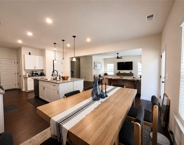 2308 Hastings Manor Lane - Photo Thumbnail 6