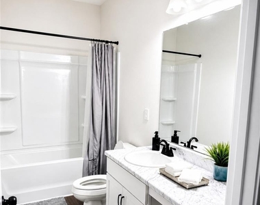 2308 Hastings Manor Lane - Photo Thumbnail 18
