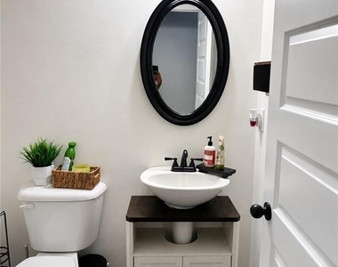 2308 Hastings Manor Lane - Photo Thumbnail 19