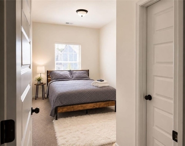 2308 Hastings Manor Lane - Photo Thumbnail 15