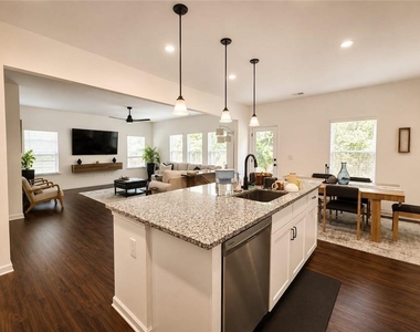 2308 Hastings Manor Lane - Photo Thumbnail 5