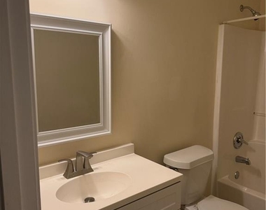 508 Lee Miller Drive - Photo Thumbnail 8