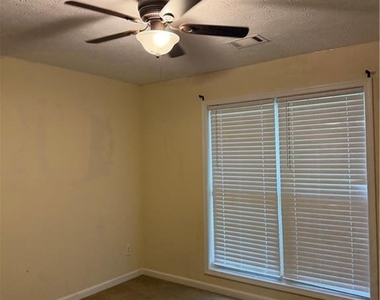 508 Lee Miller Drive - Photo Thumbnail 11