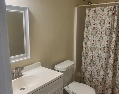 508 Lee Miller Drive - Photo Thumbnail 7
