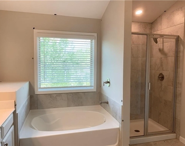 1327 Elderwood Way - Photo Thumbnail 12