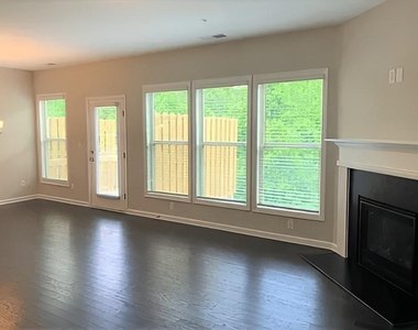 1327 Elderwood Way - Photo Thumbnail 4