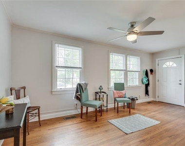 388 Ashley Avenue Ne - Photo Thumbnail 9