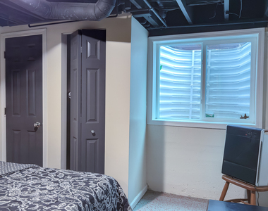 807 W John Street - Photo Thumbnail 30