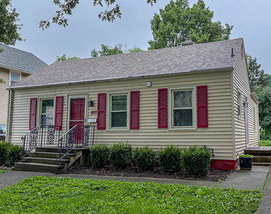 807 W John Street - Photo Thumbnail 2
